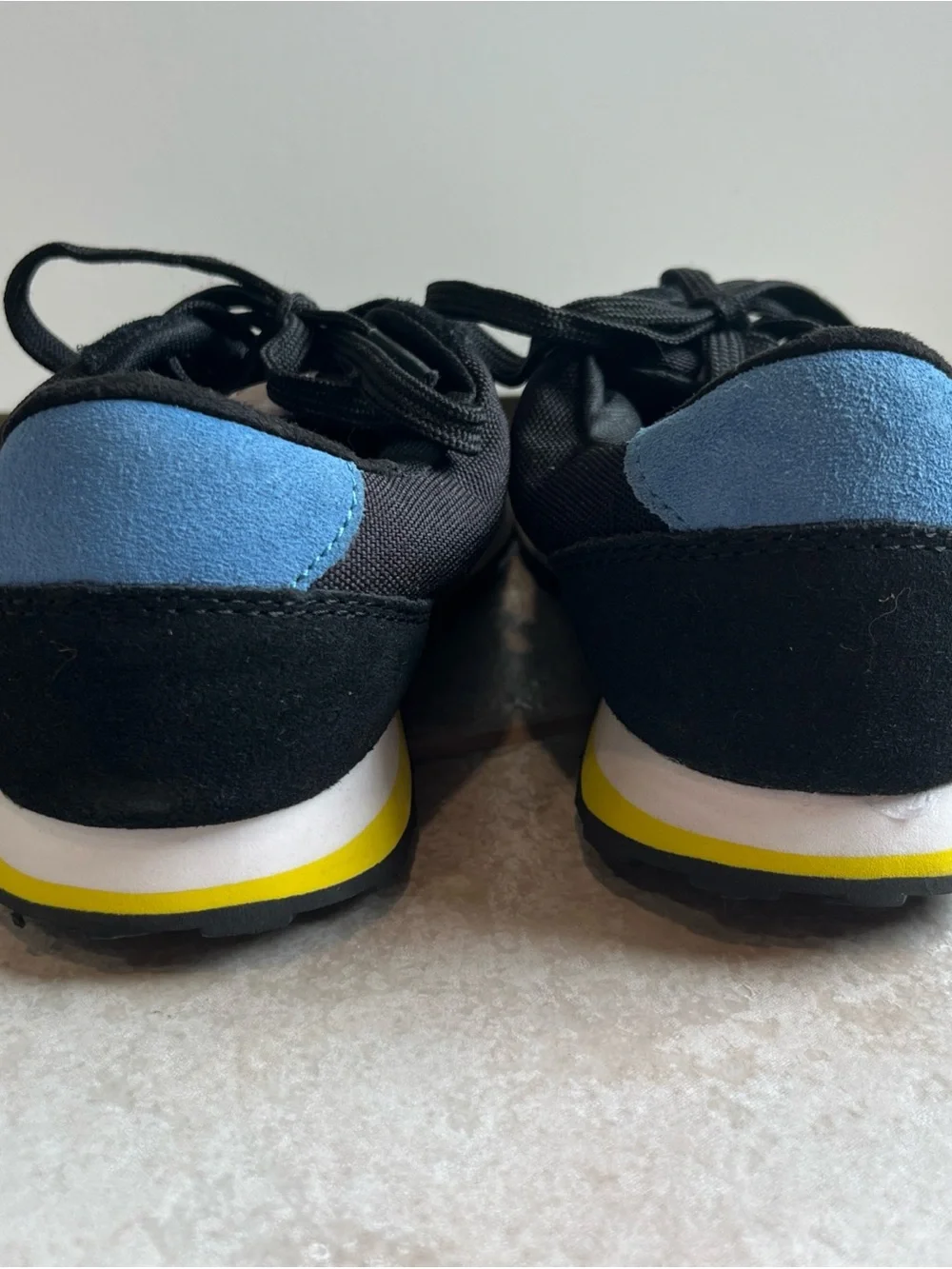 Like-New Hush Puppies Retro Seventy8 Women’s Sneakers Sz 8.5